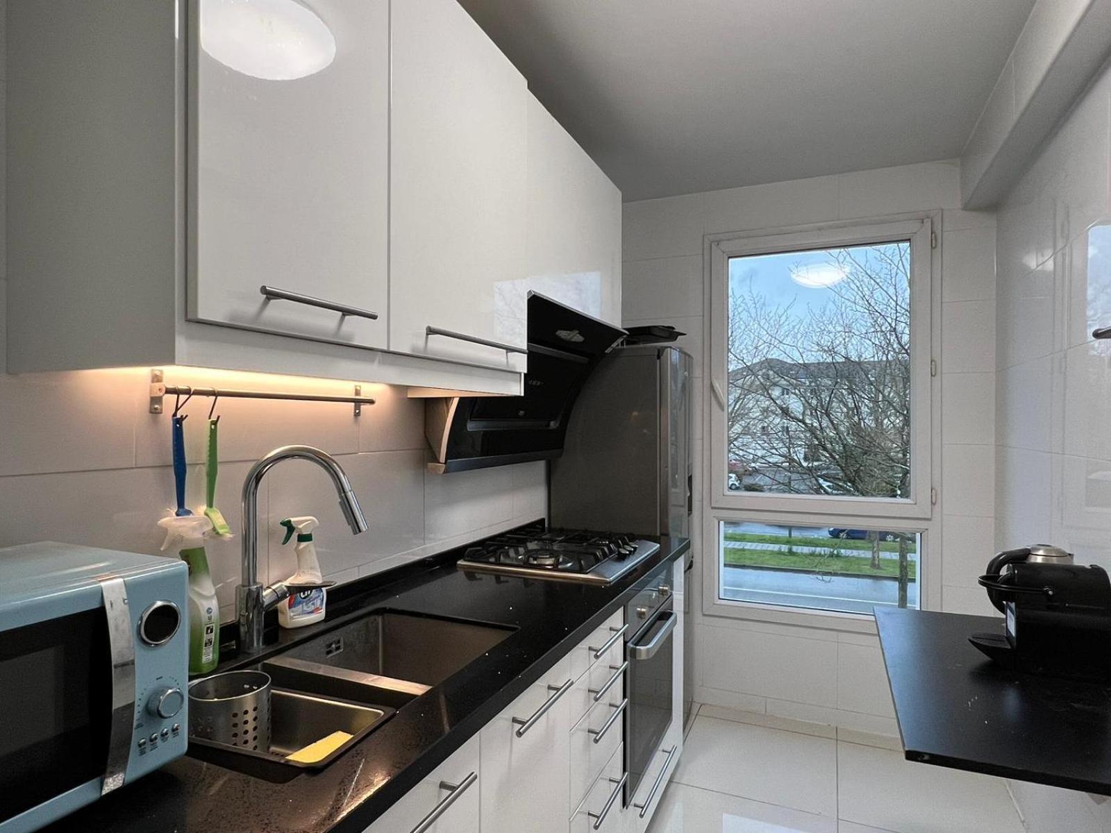 Location 3 Chambres Spacieuses Dans Appartment 2 Mn Rer Bussy Saint Georges Luaran gambar