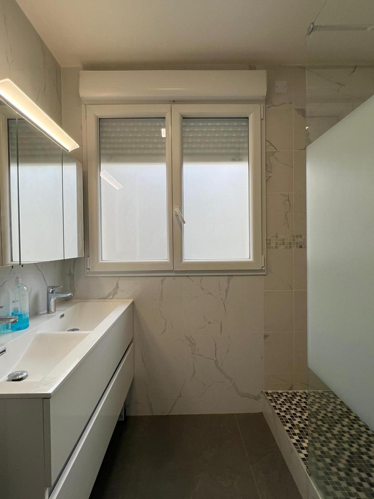 Location 3 Chambres Spacieuses Dans Appartment 2 Mn Rer Bussy Saint Georges Luaran gambar